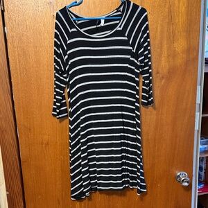 New directions women’s knee length stretchy dress size XL